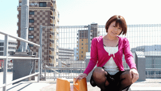 Pacopacomama 070712_685 Kumiko Miyahara housewife is brought a skate chair