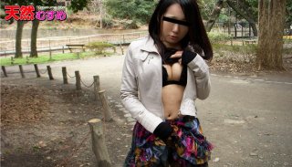 Amateur s breasts swaying while running-Big tits sprinting at full spee