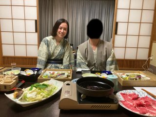 Married woman Chiho Immediately vaginal cum shot even though I did not lay a futon on a hot spring trip and cleaning the uncles unintentional discharge mouth